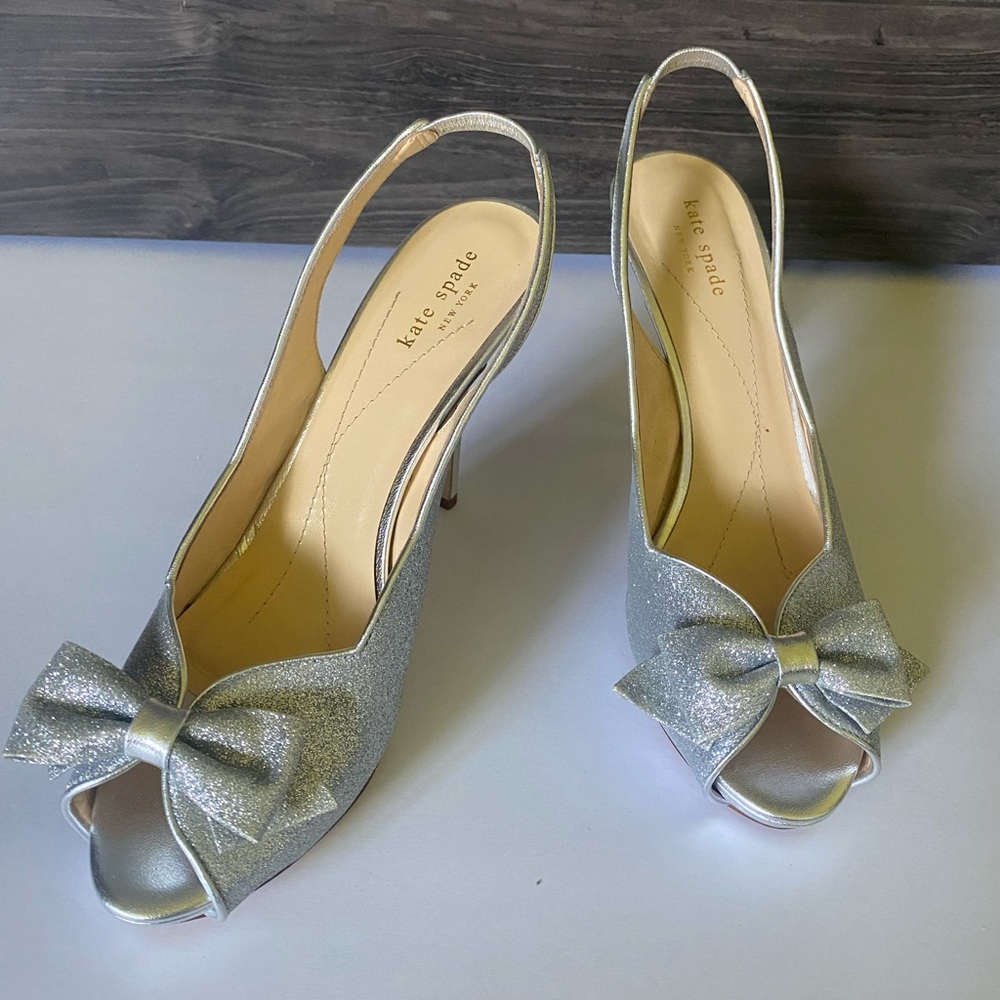 Sparkly Kate Spade “Giada” silver slingback heels with bow, sz 10. EUC
